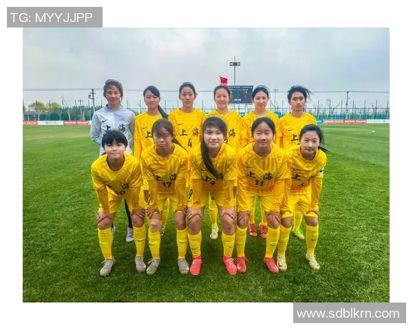 与足球明星亲密合影的那些人背后的故事和精彩瞬间 与足球明星亲密合影的那些人背后的故事和精彩瞬间