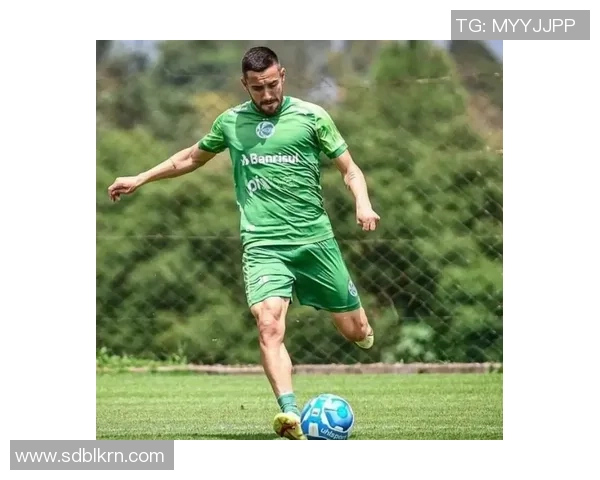 头型男足球球星魅力全解析从球场表现到个人风格全面解读 头型男足球球星魅力全解析从球场表现到个人风格全面解读