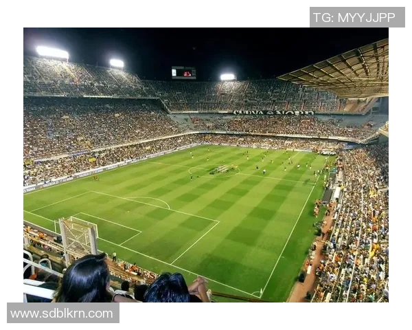 当传奇谢幕泪洒绿茵场那一刻全场送别永不褪色的信仰 当传奇谢幕泪洒绿茵场那一刻全场送别永不褪色的信仰